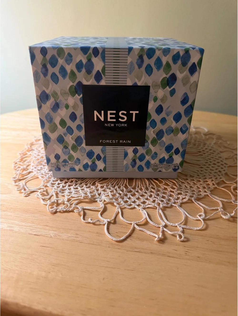 Nest New York Forest Rain Scented Candle with Decorative Glass Holder